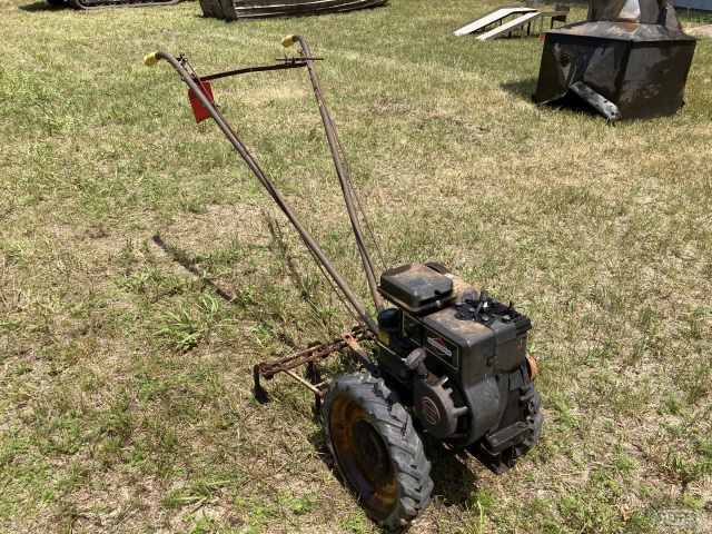 Self-propelled cultivator